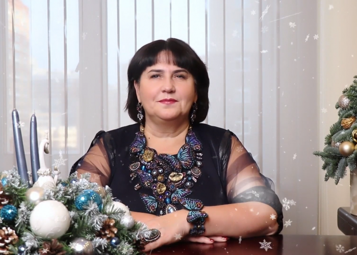 Директор ИТШ № 777 Вера Владимировна Князева поздравила с наступающим Новым 2022 годом